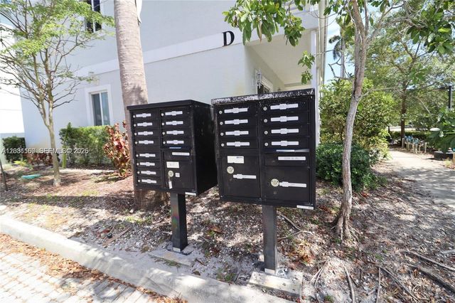 609 NE 28th St 1, Wilton Manors, FL 33334