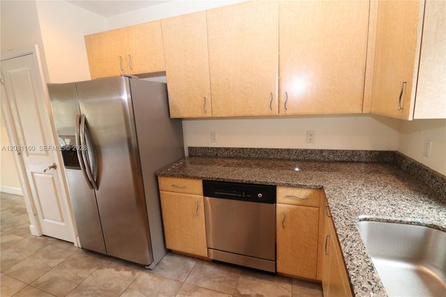 609 NE 28th St 1, Wilton Manors, FL 33334