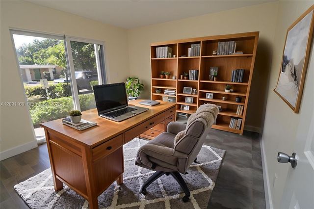609 NE 28th St 1, Wilton Manors, FL 33334