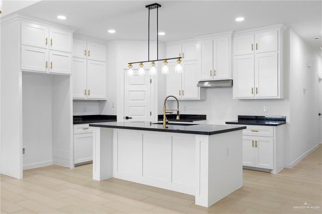 2221 N Woody Street, Edinburg, TX 78541