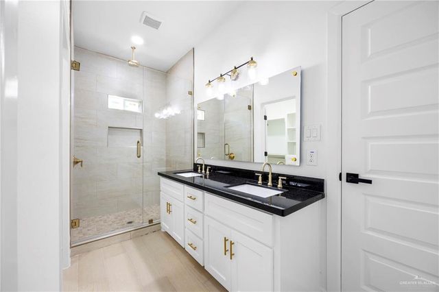 2221 N Woody Street, Edinburg, TX 78541