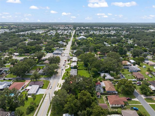 715 W BEACON ROAD, Lakeland, FL 33803