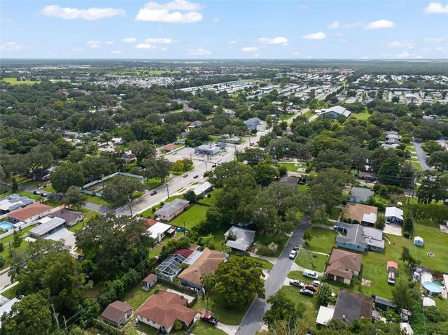 715 W BEACON ROAD, Lakeland, FL 33803