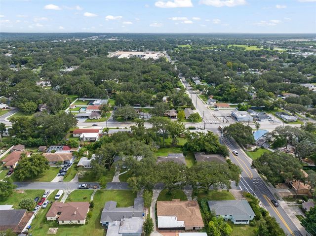 715 W BEACON ROAD, Lakeland, FL 33803