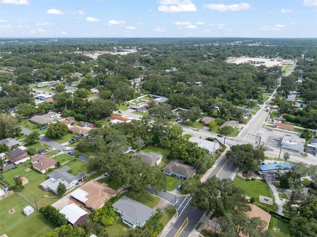 715 W BEACON ROAD, Lakeland, FL 33803