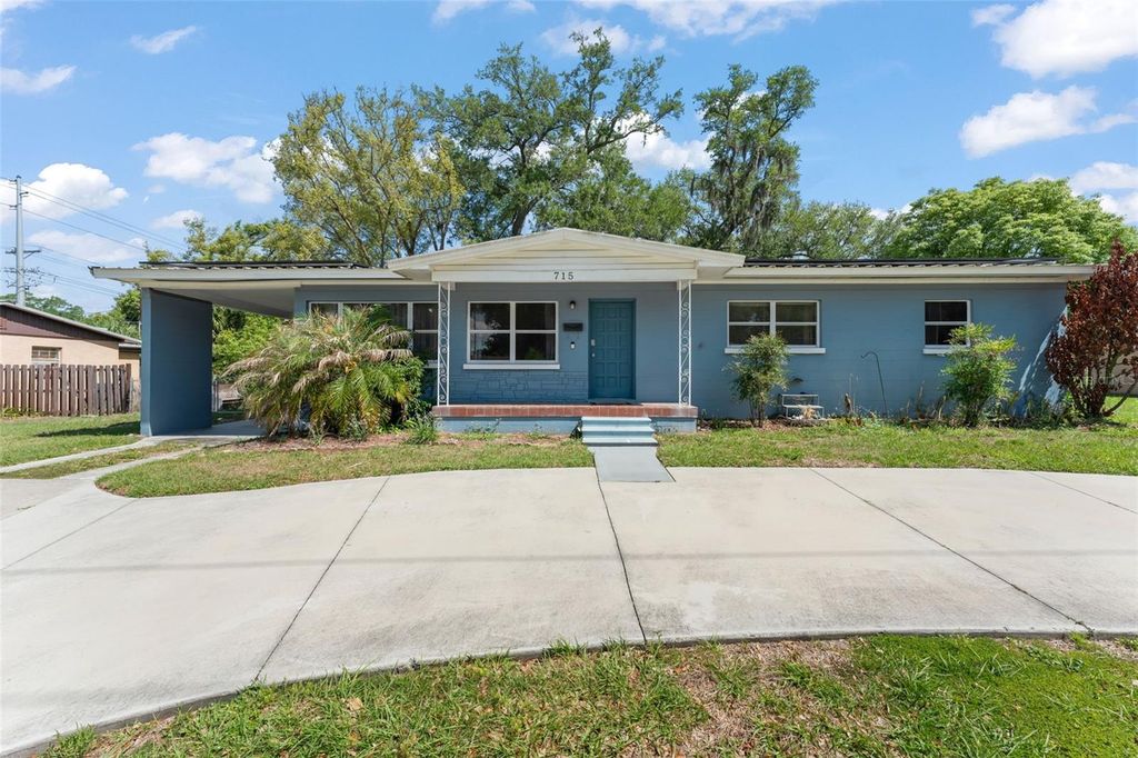 715 W BEACON ROAD, Lakeland, FL 33803