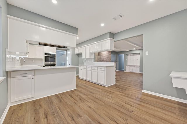 902 Kingsbridge Road, Houston, TX 77073