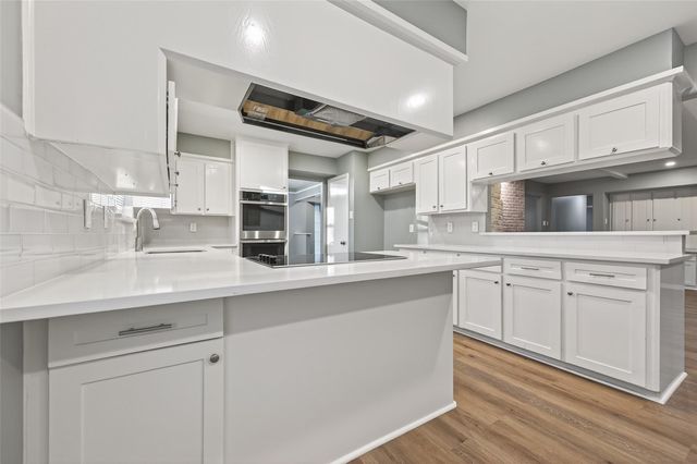 902 Kingsbridge Road, Houston, TX 77073