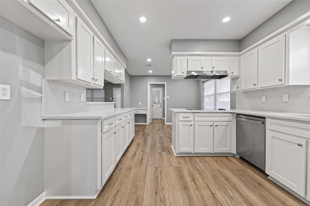 902 Kingsbridge Road, Houston, TX 77073