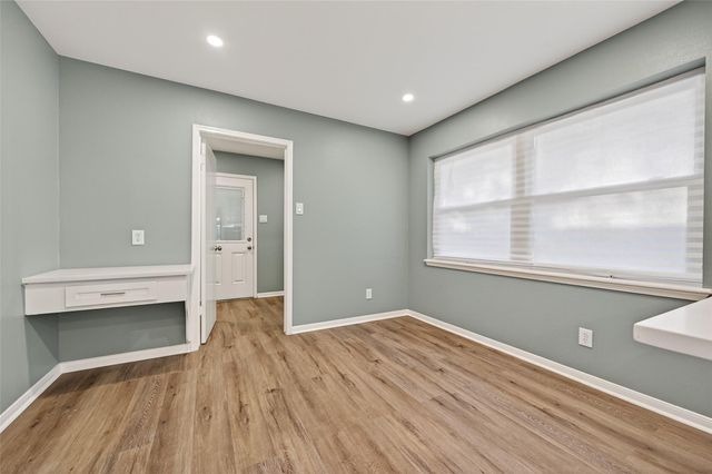 902 Kingsbridge Road, Houston, TX 77073