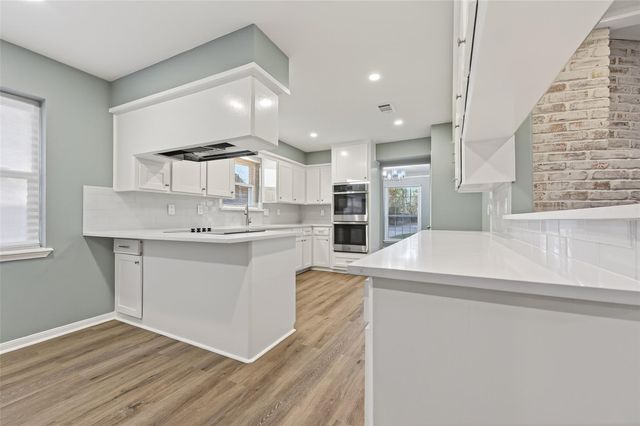 902 Kingsbridge Road, Houston, TX 77073