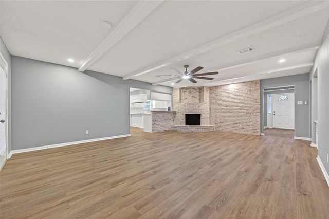 902 Kingsbridge Road, Houston, TX 77073