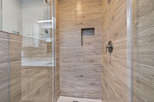 902 Kingsbridge Road, Houston, TX 77073