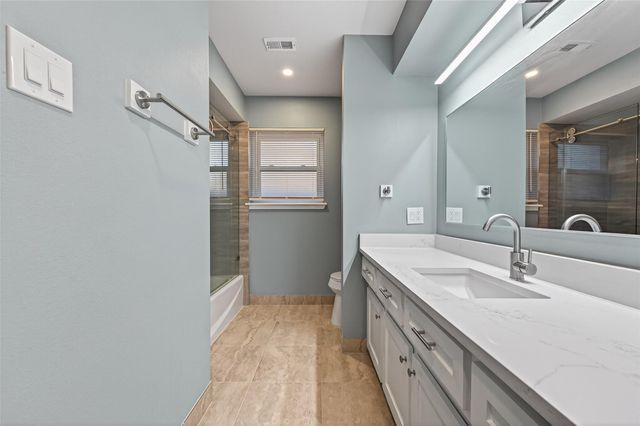 902 Kingsbridge Road, Houston, TX 77073