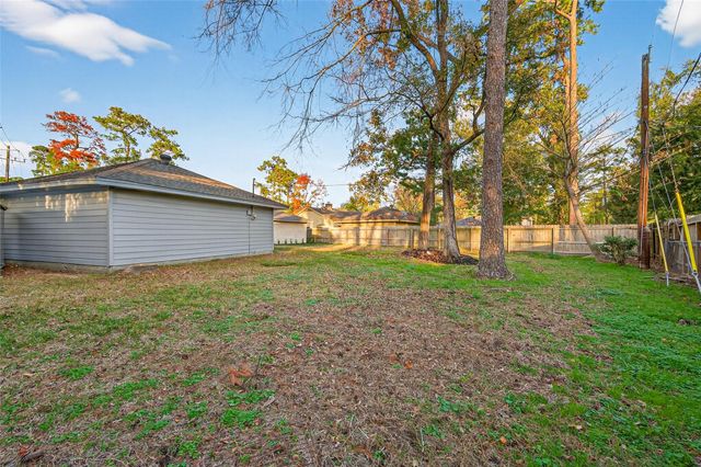 902 Kingsbridge Road, Houston, TX 77073