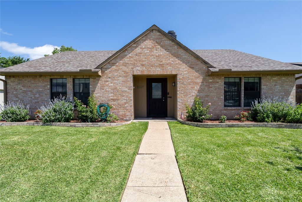 8209 Woodside Road, Rowlett, TX 75088