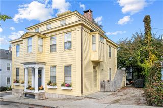70 Church Street 3, Newport, RI 02840