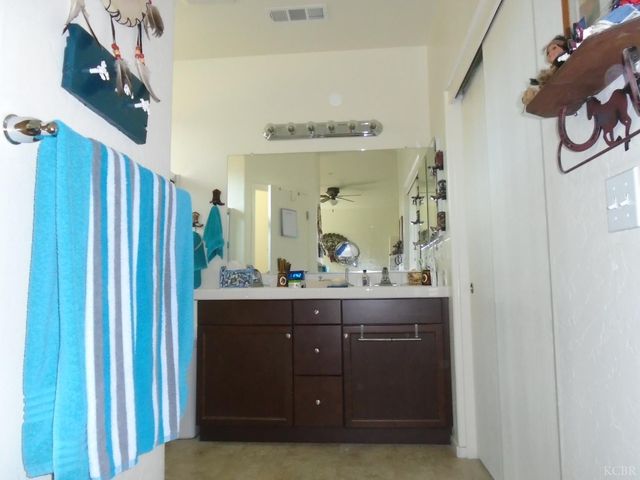 1383 Manor Avenue, Hanford, CA 93230