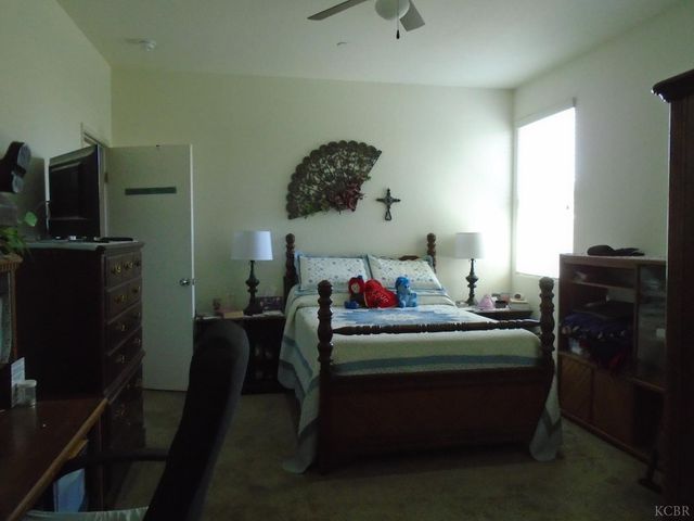 1383 Manor Avenue, Hanford, CA 93230