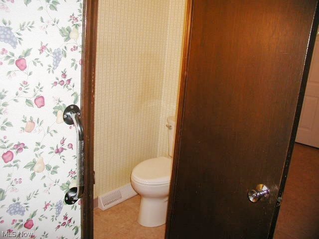 5610 Essex Drive, Seven Hills, OH 44131