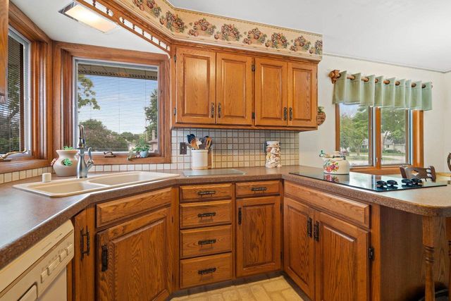 311 S KARLYN STREET, Kimberly, WI 54136