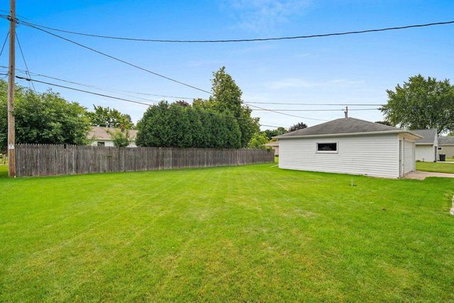 311 S KARLYN STREET, Kimberly, WI 54136