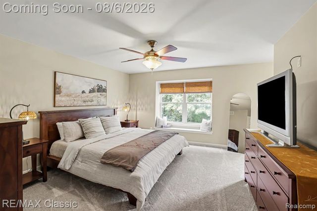 8655 Pettysville Road, Pinckney, MI 48169