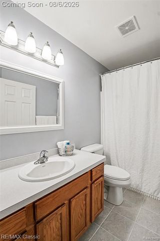 8655 Pettysville Road, Pinckney, MI 48169