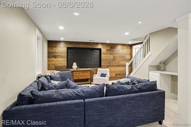 8655 Pettysville Road, Pinckney, MI 48169