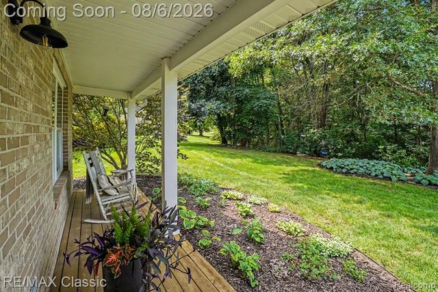 8655 Pettysville Road, Pinckney, MI 48169