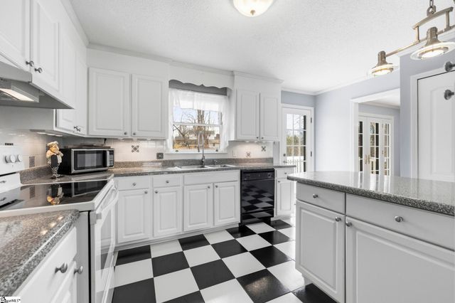 7 Balmoral Court, Greenville, SC 29611