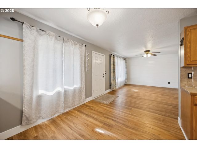 15445 Se STEPHENS Ct, Portland, OR 97233