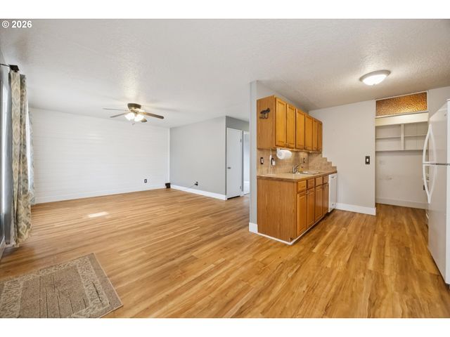 15445 Se STEPHENS Ct, Portland, OR 97233