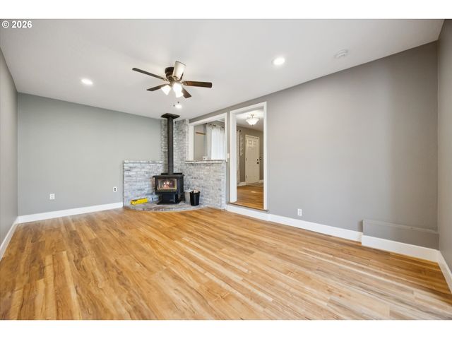 15445 Se STEPHENS Ct, Portland, OR 97233