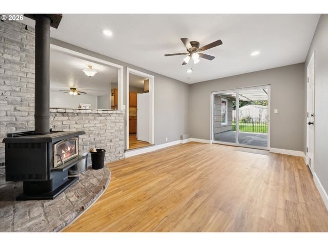 15445 Se STEPHENS Ct, Portland, OR 97233