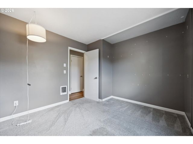 15445 Se STEPHENS Ct, Portland, OR 97233