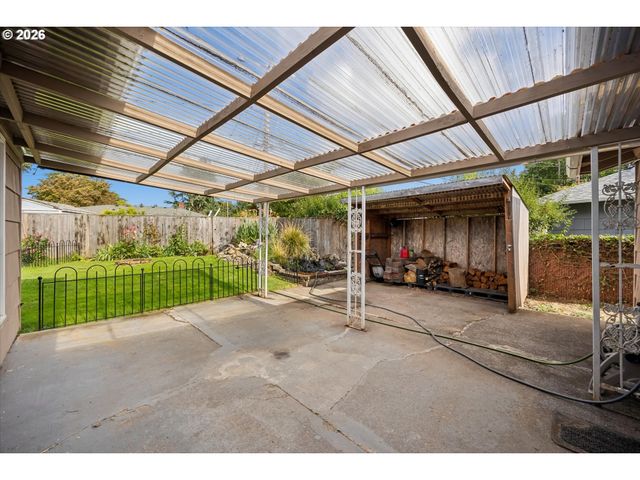 15445 Se STEPHENS Ct, Portland, OR 97233