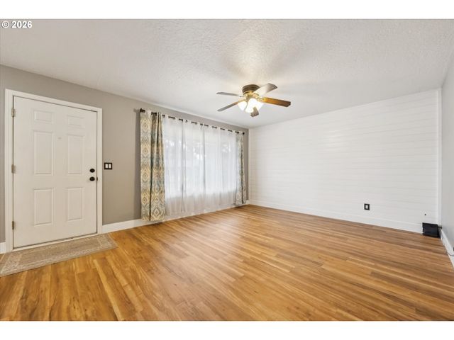 15445 Se STEPHENS Ct, Portland, OR 97233