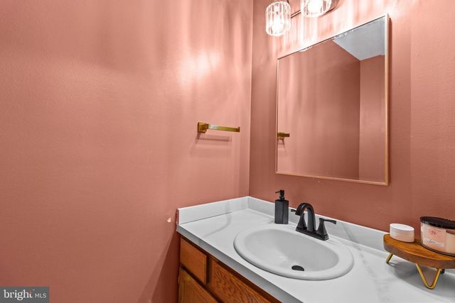 301 GOLDSMITH LN, Newark, DE 19702