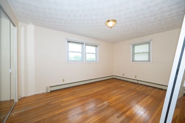 27 Chevy Chase Rd, Worcester, MA 01606