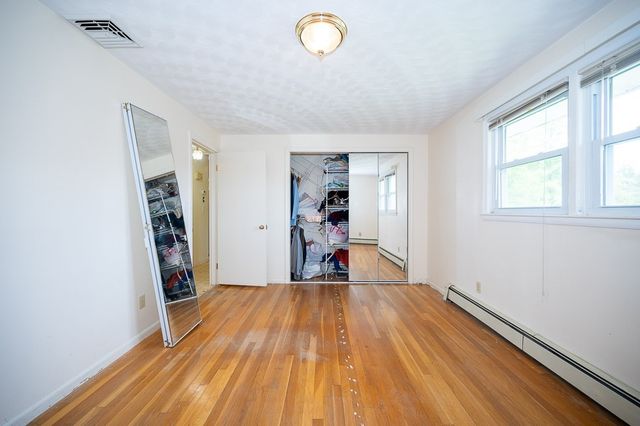 27 Chevy Chase Rd, Worcester, MA 01606