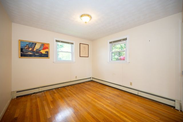 27 Chevy Chase Rd, Worcester, MA 01606