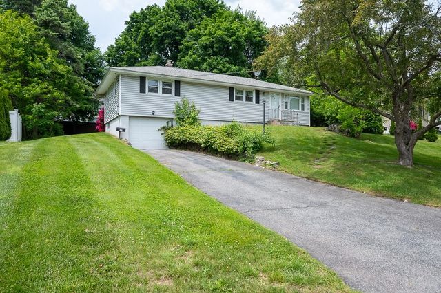 27 Chevy Chase Rd, Worcester, MA 01606