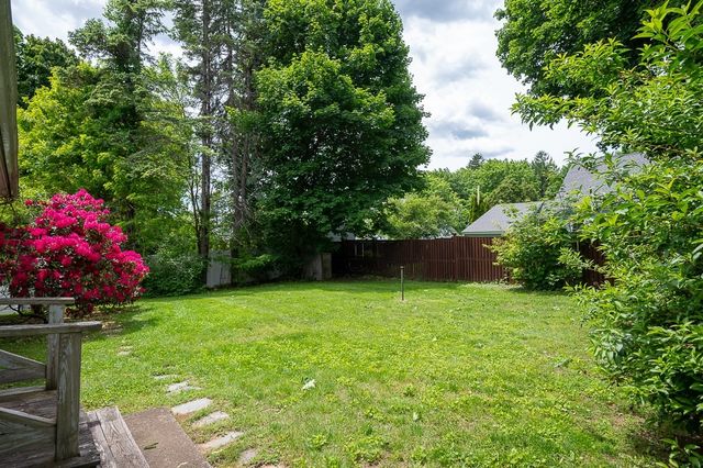 27 Chevy Chase Rd, Worcester, MA 01606