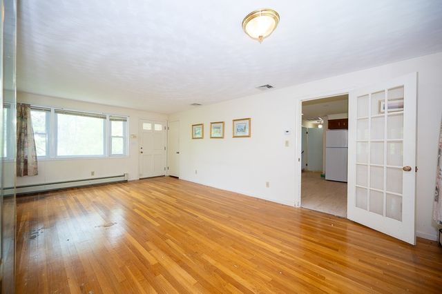 27 Chevy Chase Rd, Worcester, MA 01606