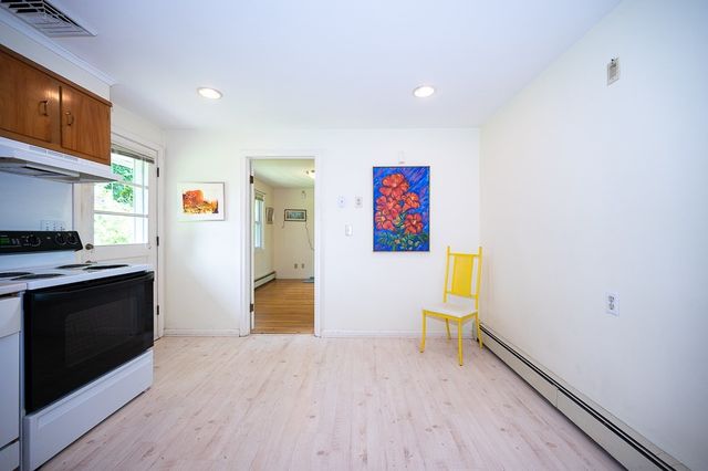 27 Chevy Chase Rd, Worcester, MA 01606