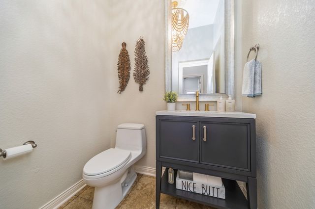 5275 Glen Oaks Way, West Des Moines, IA 50266