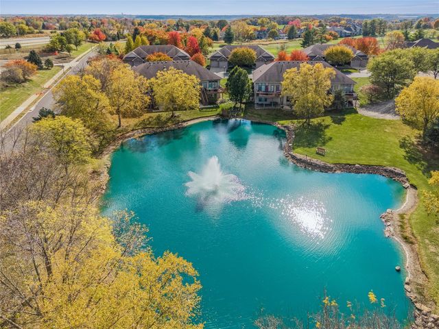 5275 Glen Oaks Way, West Des Moines, IA 50266