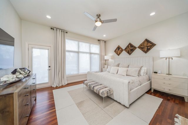 5275 Glen Oaks Way, West Des Moines, IA 50266