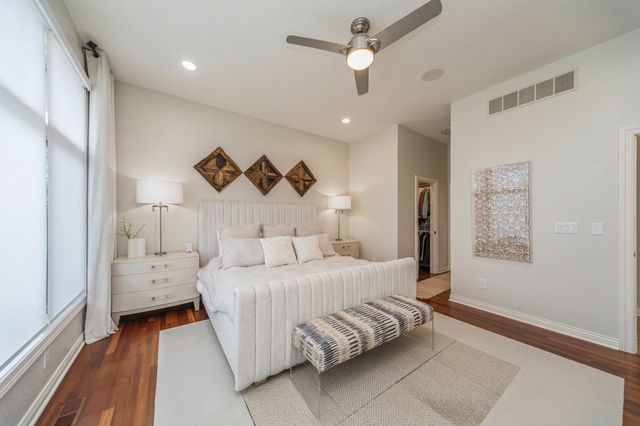 5275 Glen Oaks Way, West Des Moines, IA 50266